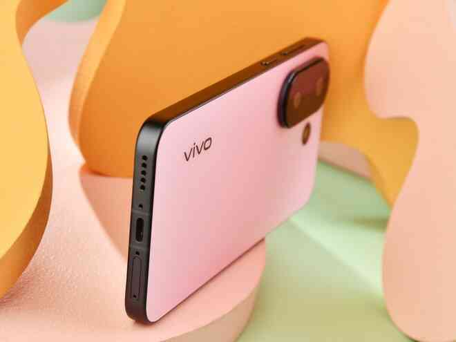 Cận cảnh điện thoại "sặc sỡ" của vivo sắp ra mắt: Chip Dimensity 9400e, màn hình nhỏ 6,3 inch nhưng pin khủng 6.500mAh, camera 50MP- Ảnh 8. Cận cảnh điện thoại "sặc sỡ" của vivo sắp ra mắt: Chip Dimensity 9400e, màn hình nhỏ 6,3 inch nhưng pin khủng 6.500mAh, camera 50MP- Ảnh 8.