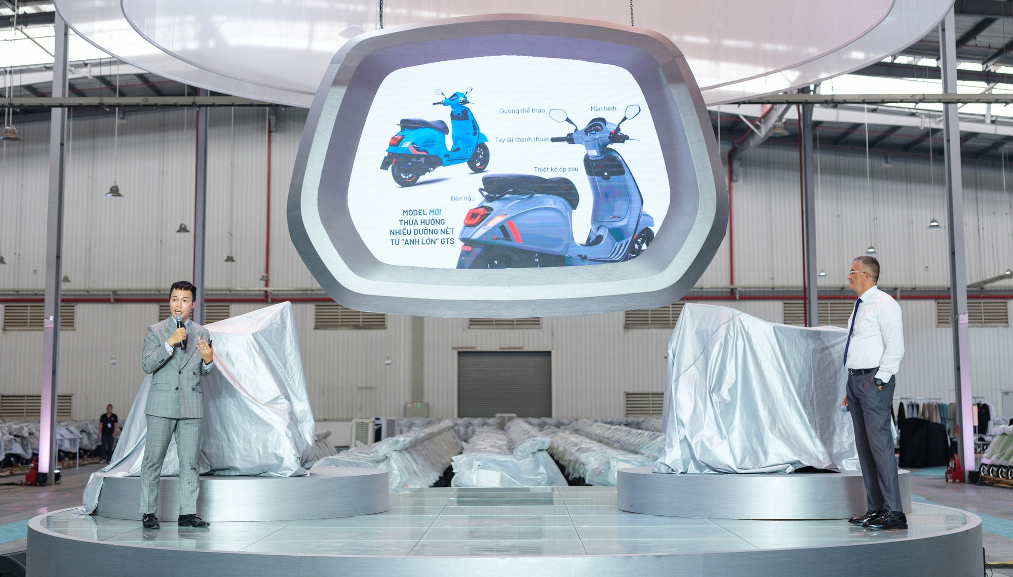 Ghé thăm nhà máy Piaggio top đầu thế giới, trải nghiệm xe: Vespa Primavera êm ái cho phái nữ, Sprint bốc mạnh cho người mê thể thao
