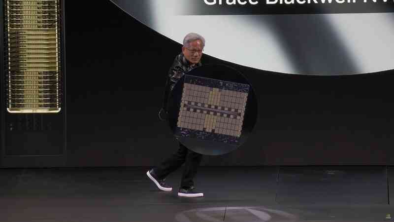 CEO Jensen Huang tuyên bố: “Định luật Moore đã chết, giờ là thời của Định luật Huang” – NVIDIA có thể nhân đôi hiệu năng chỉ trong một quý