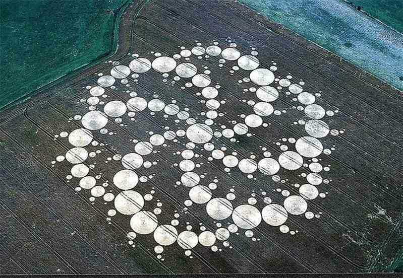 vong tron bi an 0.png