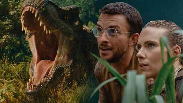 Jurassic World tung trailer mới: T-Rex giờ đã biết bơi, Raptor thì mọc cánh, nhưng đó chưa phải loài khủng long đáng sợ nhất