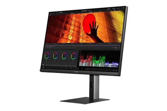 Xiaomi phổ cập màn hình 4K tới người dùng Việt: Giá chỉ hơn 5 triệu đồng mà chất lượng quá ngon, dùng để làm việc hay chơi game đều ổn, có cả sạc USB-C 90W