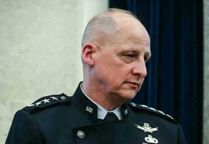 Tên lửa vòm vàng 3.jpg