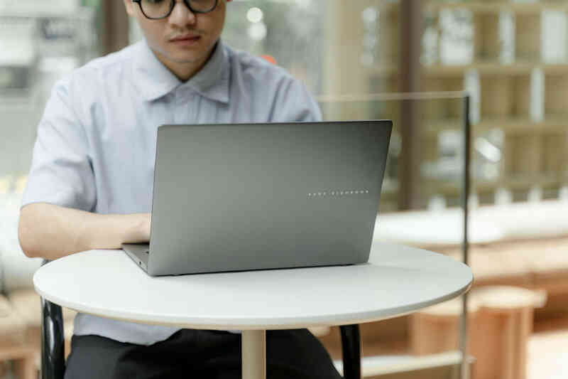 5  laptop ASUS.jpg