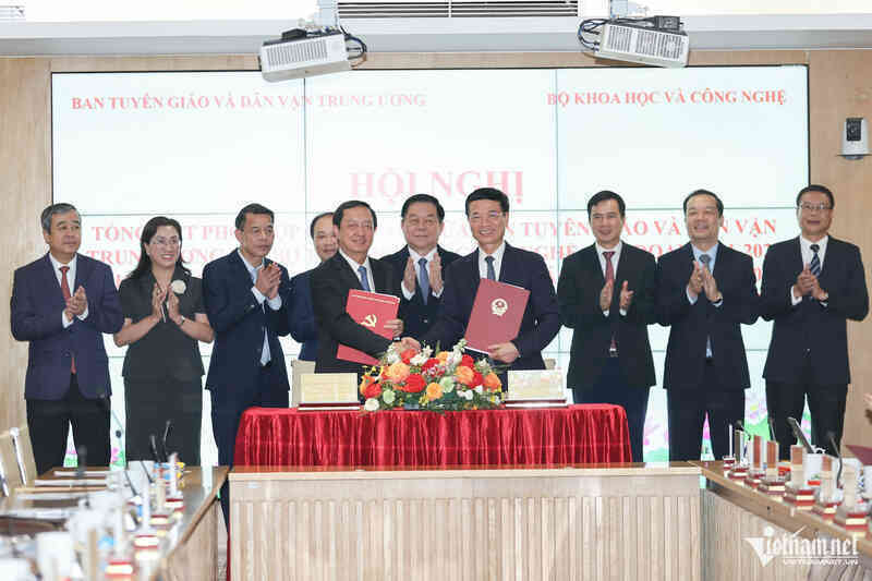 Cộng hưởng sức mạnh tư tưởng và sức mạnh công nghệ xây dựng đất nước hùng cường