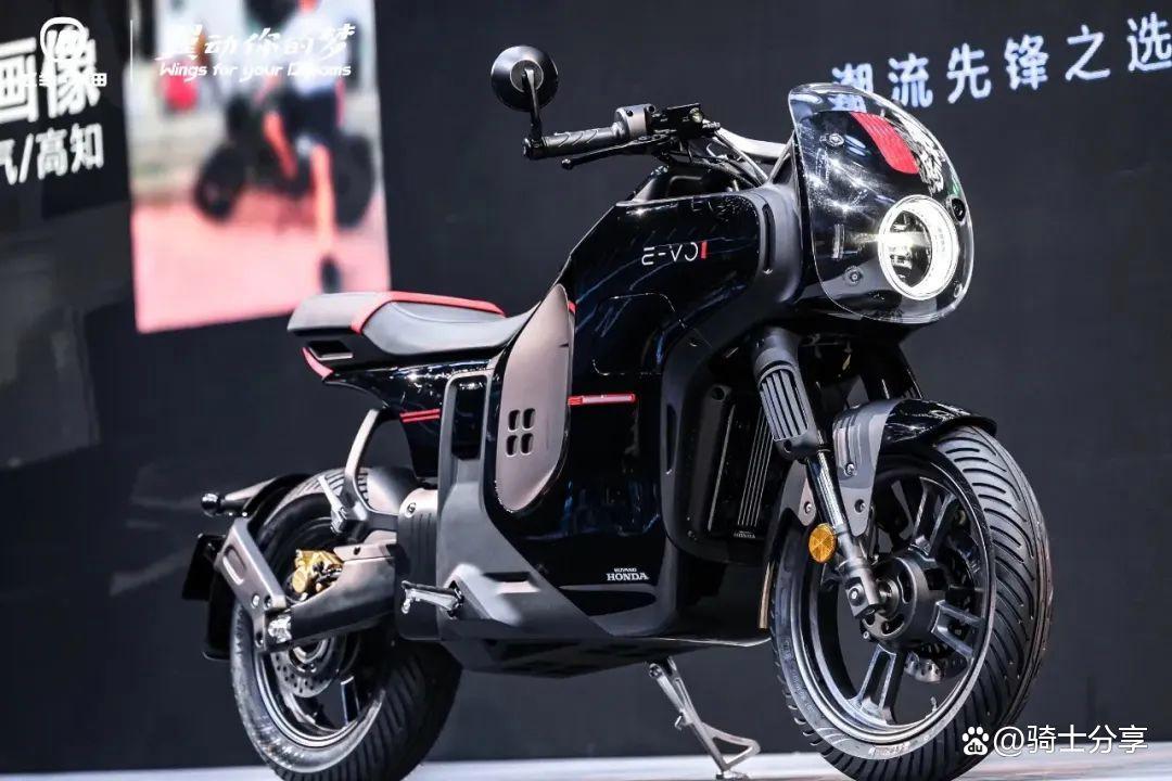 Honda chính thức ra mắt mẫu xe máy điện công suất lớn, công nghệ như ô tô, có giá hơn 100 triệu đồng!- Ảnh 7. Honda chính thức ra mắt mẫu xe máy điện công suất lớn, công nghệ như ô tô, có giá hơn 100 triệu đồng!- Ảnh 7.