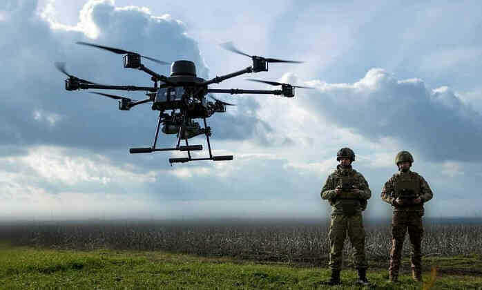 Binh sĩ Ukraine điều khiển UAV. Ảnh Bộ Tham mưu Ukraine.jpg