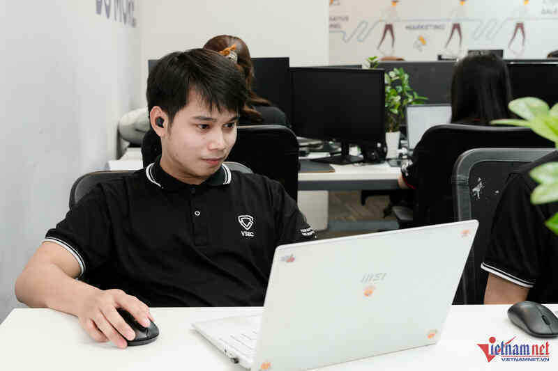 W-chuyen gia an ninh mang 1.jpg