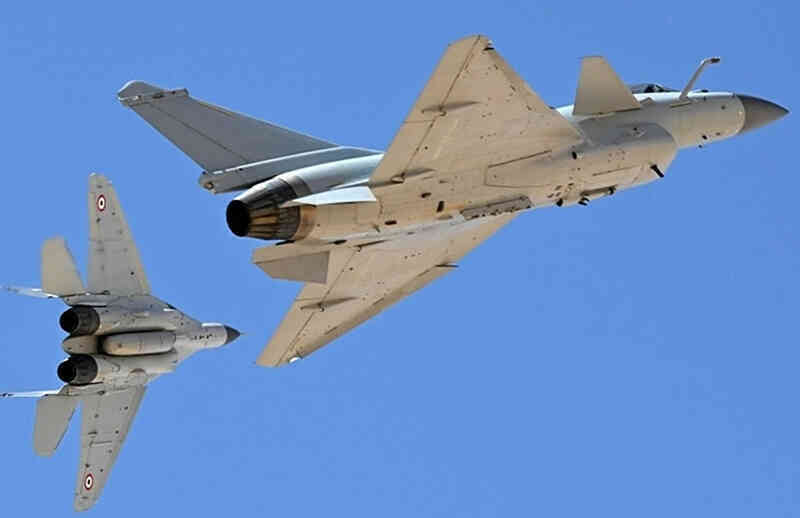 Tiêm kích J-10C Trung Quốc có công nghệ gì mà khiến F-16 Mỹ khiếp sợ?