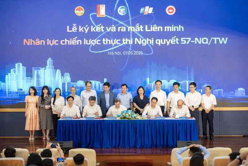 Ra mắt liên minh đại học thúc đẩy nguồn nhân lực chuyển đổi số, hiện thực hóa Nghị quyết 57- Ảnh 4. Ra mắt liên minh đại học thúc đẩy nguồn nhân lực chuyển đổi số, hiện thực hóa Nghị quyết 57- Ảnh 4.