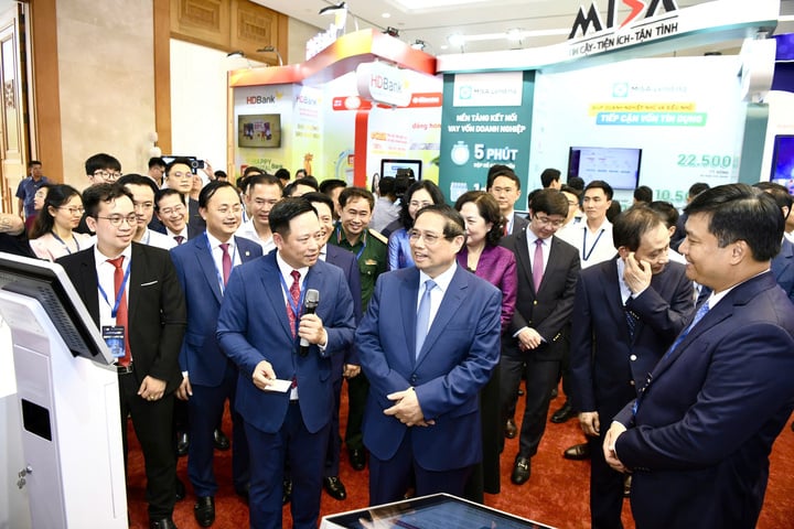 Chuyển đổi số ngành Ngân hàng 2025: Kiến tạo hệ sinh thái tài chính thông minh- Ảnh 3.