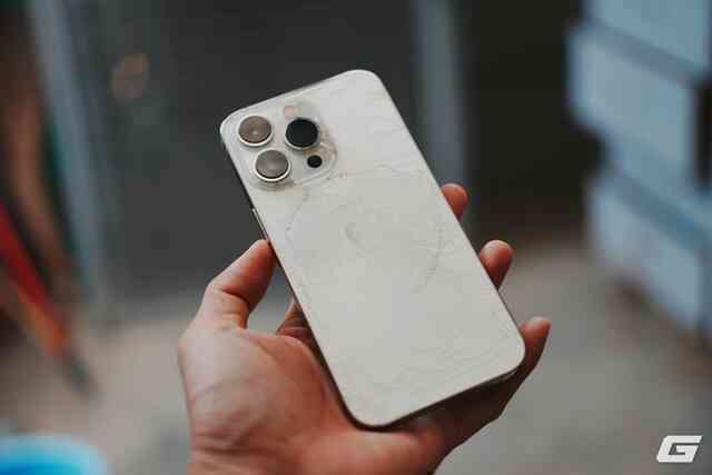 iPhone 13 Pro sau 2 năm: Mặt lưng vỡ nát, pin còn 82%, không muốn lên đời nhưng có thể phải nghĩ lại vì iOS 26- Ảnh 3. iPhone 13 Pro sau 2 năm: Mặt lưng vỡ nát, pin còn 82%, không muốn lên đời nhưng có thể phải nghĩ lại vì iOS 26- Ảnh 3.