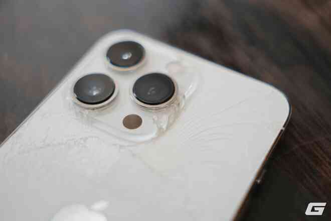 iPhone 13 Pro sau 2 năm: Mặt lưng vỡ nát, pin còn 82%, không muốn lên đời nhưng có thể phải nghĩ lại vì iOS 26- Ảnh 6. iPhone 13 Pro sau 2 năm: Mặt lưng vỡ nát, pin còn 82%, không muốn lên đời nhưng có thể phải nghĩ lại vì iOS 26- Ảnh 6.
