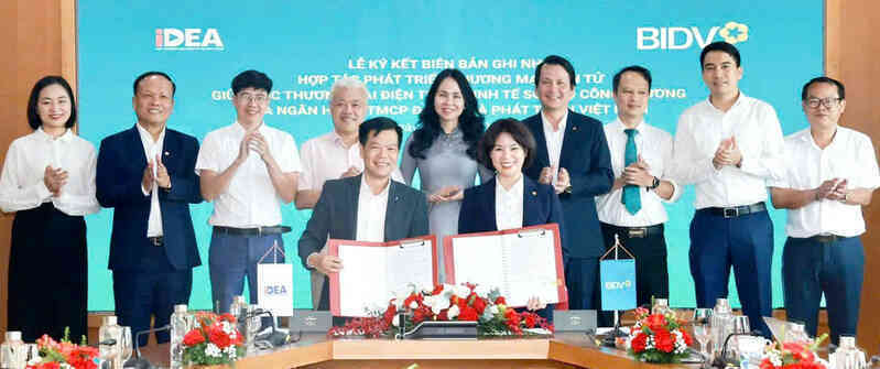 Hợp tác phát triển các gói hỗ trợ tài chính cho doanh nghiệp thương mại điện tử