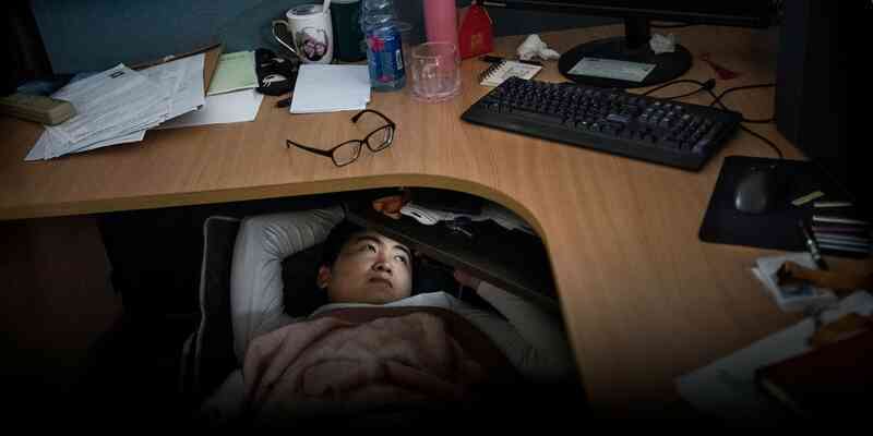 Làm người không muốn, chỉ muốn thành "người chuột": Cuộc đời này bạc lắm, cố gắng để làm gì?