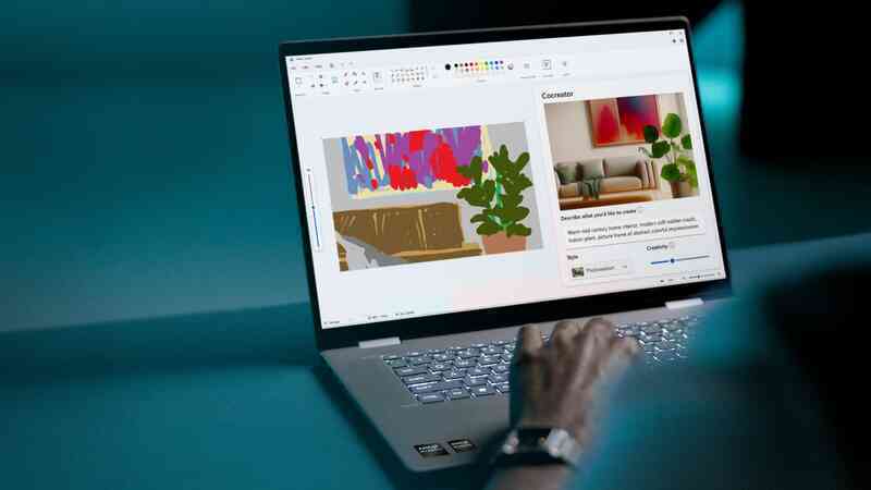 Lựa chọn laptop phù hợp để tận hưởng mùa hè với công nghệ thông minh