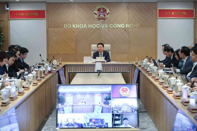 UBND cấp tỉnh được phân cấp quản lý gì trong lĩnh vực KHCN?