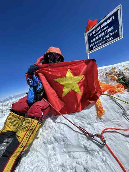 Chi hơn 2 tỷ đồng, 40 ngày mất kết nối - người Việt Nam lập kỳ tích ở Everest: “Tôi đã làm công tác tư tưởng với gia đình”