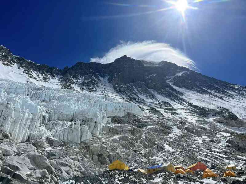 Chi hơn 2 tỷ đồng, 40 ngày mất kết nối - người Việt Nam lập kỳ tích ở Everest: “Tôi đã làm công tác tư tưởng với gia đình”- Ảnh 8. Chi hơn 2 tỷ đồng, 40 ngày mất kết nối - người Việt Nam lập kỳ tích ở Everest: “Tôi đã làm công tác tư tưởng với gia đình”- Ảnh 8.