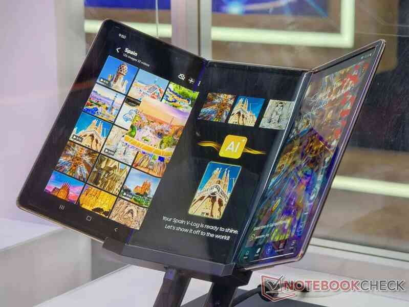 Lộ bằng chứng cho thấy điện thoại màn hình gập ba của Samsung sắp ra mắt