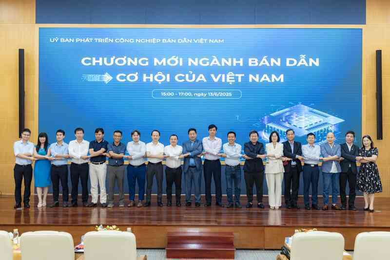 Việt Nam đặt mục tiêu trở thành mắt xích chiến lược trong chuỗi cung ứng bán dẫn toàn cầu- Ảnh 3. Việt Nam đặt mục tiêu trở thành mắt xích chiến lược trong chuỗi cung ứng bán dẫn toàn cầu- Ảnh 3.