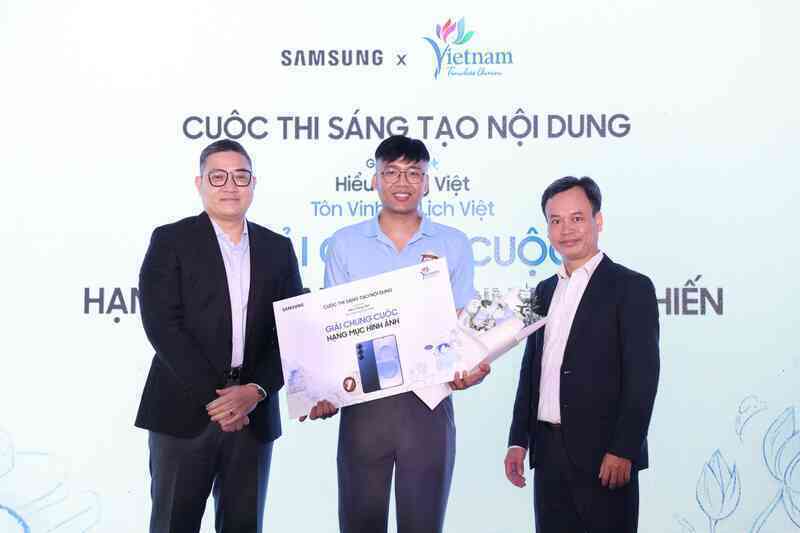 Samsung cùng Cục Du lịch Quốc gia Việt Nam vinh danh những người đoạt giải cuộc thi “Galaxy AI Hiểu Tiếng Việt, Tôn vinh Du lịch Việt”- Ảnh 3. Samsung cùng Cục Du lịch Quốc gia Việt Nam vinh danh những người đoạt giải cuộc thi “Galaxy AI Hiểu Tiếng Việt, Tôn vinh Du lịch Việt”- Ảnh 3.
