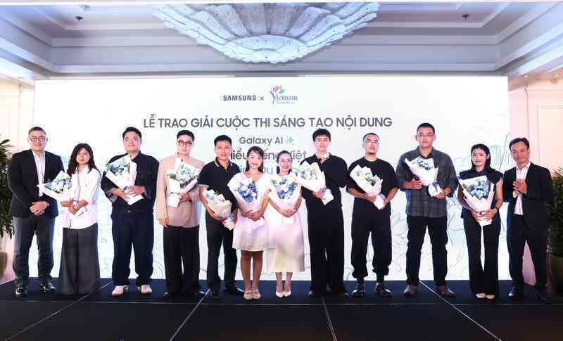 Samsung cùng Cục Du lịch Quốc gia Việt Nam vinh danh những người đoạt giải cuộc thi “Galaxy AI Hiểu Tiếng Việt, Tôn vinh Du lịch Việt”- Ảnh 7. Samsung cùng Cục Du lịch Quốc gia Việt Nam vinh danh những người đoạt giải cuộc thi “Galaxy AI Hiểu Tiếng Việt, Tôn vinh Du lịch Việt”- Ảnh 7.