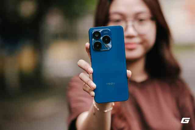 Trên tay điện thoại giá rẻ nhưng dùng "ngon" của Meizu: Mặt lưng kính, màn hình đẹp, giao diện mượt