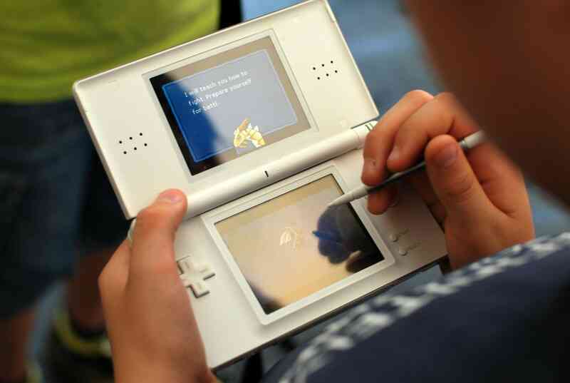 Nintendo DS: Từ ý tưởng điên rồ đến chiếc máy chơi game cầm tay bán chạy nhất lịch sử- Ảnh 2. Nintendo DS: Từ ý tưởng điên rồ đến chiếc máy chơi game cầm tay bán chạy nhất lịch sử- Ảnh 2.