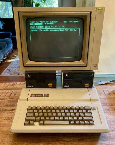 Trước iPhone, đã có Apple II: Cỗ máy mở ra kỷ nguyên điện toán cá nhân- Ảnh 3. Trước iPhone, đã có Apple II: Cỗ máy mở ra kỷ nguyên điện toán cá nhân- Ảnh 3.