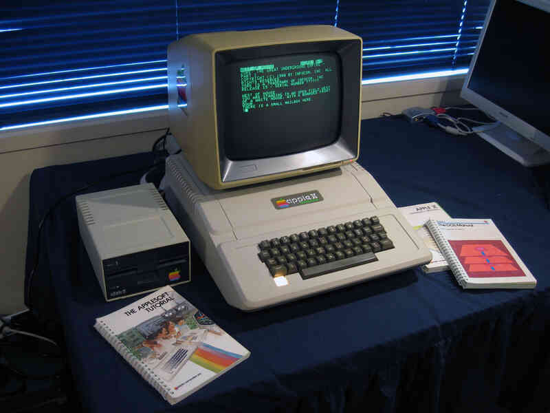 Trước iPhone, đã có Apple II: Cỗ máy mở ra kỷ nguyên điện toán cá nhân- Ảnh 5. Trước iPhone, đã có Apple II: Cỗ máy mở ra kỷ nguyên điện toán cá nhân- Ảnh 5.