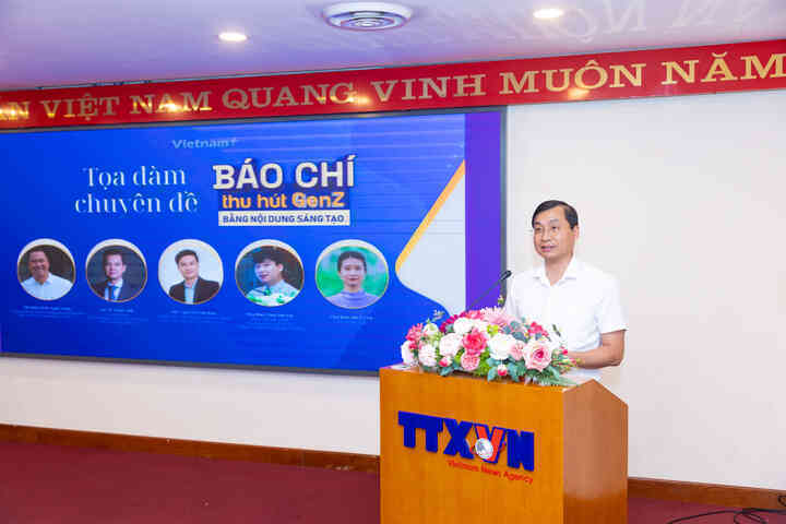 Một nửa Gen Z chỉ dùng điện thoại đọc tin, báo chí cần làm gì?- Ảnh 4. Một nửa Gen Z chỉ dùng điện thoại đọc tin, báo chí cần làm gì?- Ảnh 4.