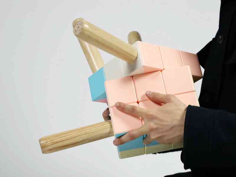 Ghế Rubik lạ đời, muối ngồi phải giải đố- Ảnh 3. Ghế Rubik lạ đời, muối ngồi phải giải đố- Ảnh 3.