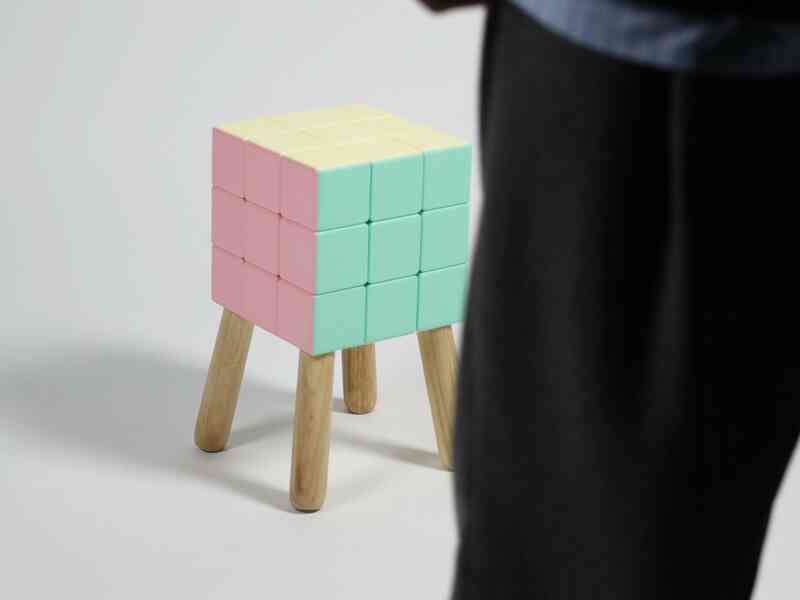 Ghế Rubik lạ đời, muối ngồi phải giải đố- Ảnh 6. Ghế Rubik lạ đời, muối ngồi phải giải đố- Ảnh 6.