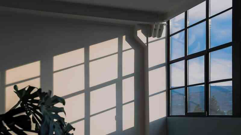 Hàn Quốc chế tạo kính thông minh siêu chống nóng, giảm đến 27 độ C, đổi mode trong suốt - phản quang bằng điện- Ảnh 3. Hàn Quốc chế tạo kính thông minh siêu chống nóng, giảm đến 27 độ C, đổi mode trong suốt - phản quang bằng điện- Ảnh 3.