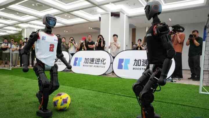 Robot Trung Quốc 'cháy hàng' vì chạy như vận động viên- Ảnh 2. Robot Trung Quốc 'cháy hàng' vì chạy như vận động viên- Ảnh 2.