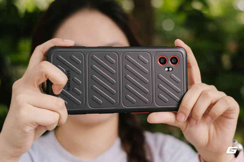 Tôi dùng thử smartphone siêu bền của Samsung: Drop-test trên sàn bê tông, ngâm nước đá,... điện thoại của bạn có làm được?- Ảnh 2. Tôi dùng thử smartphone siêu bền của Samsung: Drop-test trên sàn bê tông, ngâm nước đá,... điện thoại của bạn có làm được?- Ảnh 2.