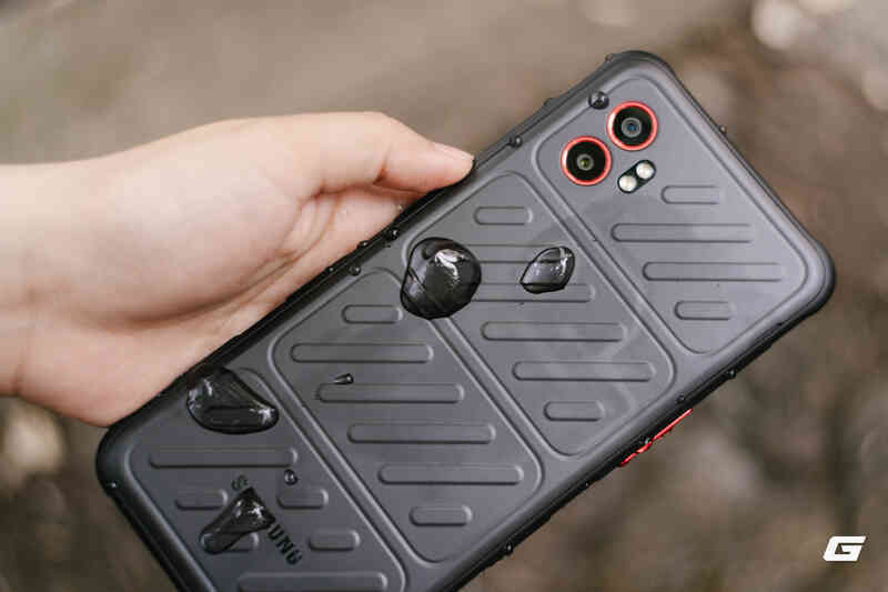 Tôi dùng thử smartphone siêu bền của Samsung: Drop-test trên sàn bê tông, ngâm nước đá,... điện thoại của bạn có làm được?- Ảnh 3. Tôi dùng thử smartphone siêu bền của Samsung: Drop-test trên sàn bê tông, ngâm nước đá,... điện thoại của bạn có làm được?- Ảnh 3.