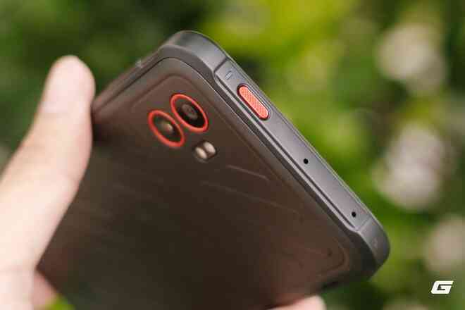 Tôi dùng thử smartphone siêu bền của Samsung: Drop-test trên sàn bê tông, ngâm nước đá,... điện thoại của bạn có làm được?- Ảnh 10. Tôi dùng thử smartphone siêu bền của Samsung: Drop-test trên sàn bê tông, ngâm nước đá,... điện thoại của bạn có làm được?- Ảnh 10.