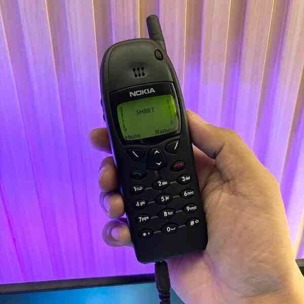 Trò chơi rắn săn mồi 'huyền thoại' của Nokia xuất hiện lần đầu tiên trên mẫu điện thoại nào?
