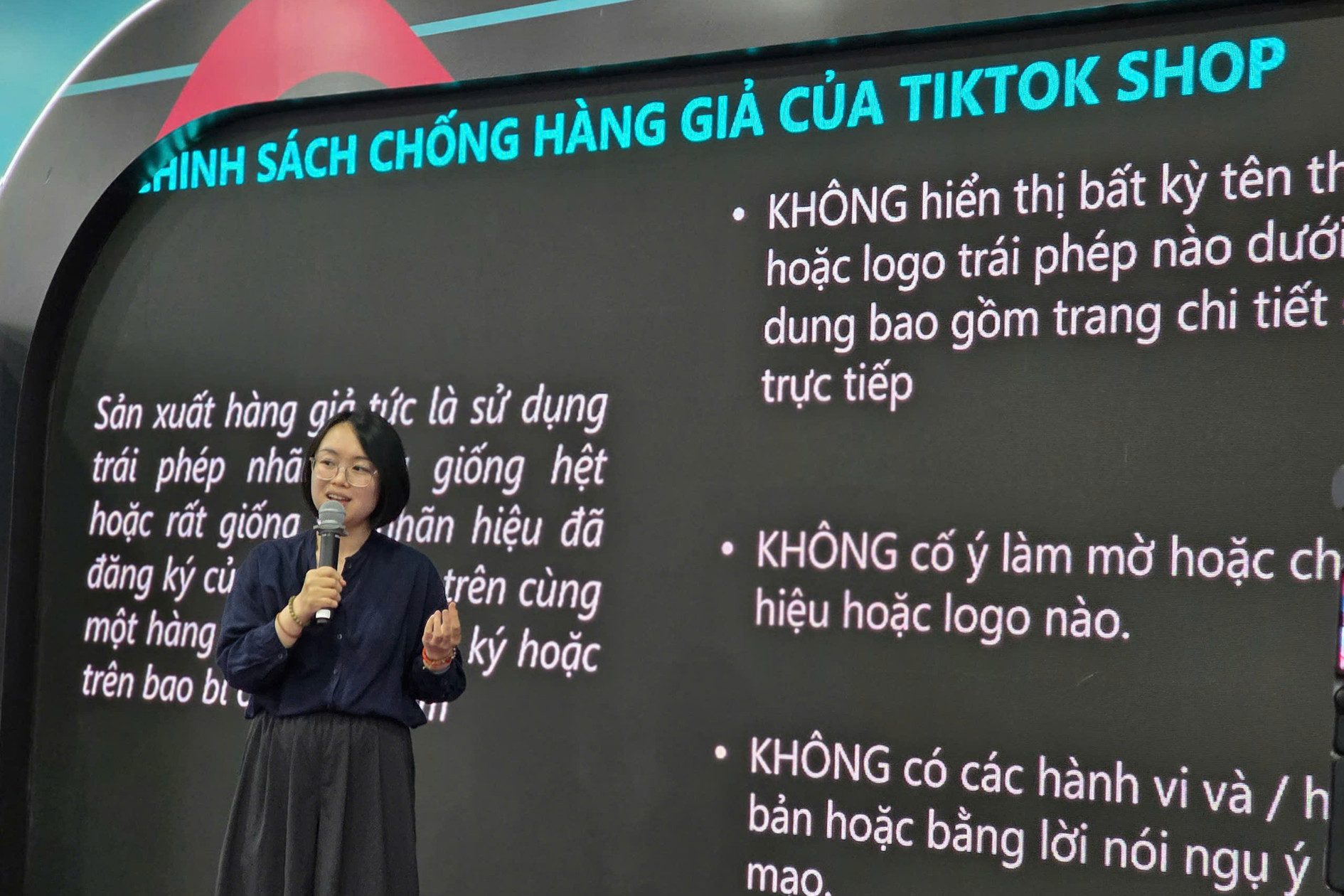 Chong hang gia.jpg