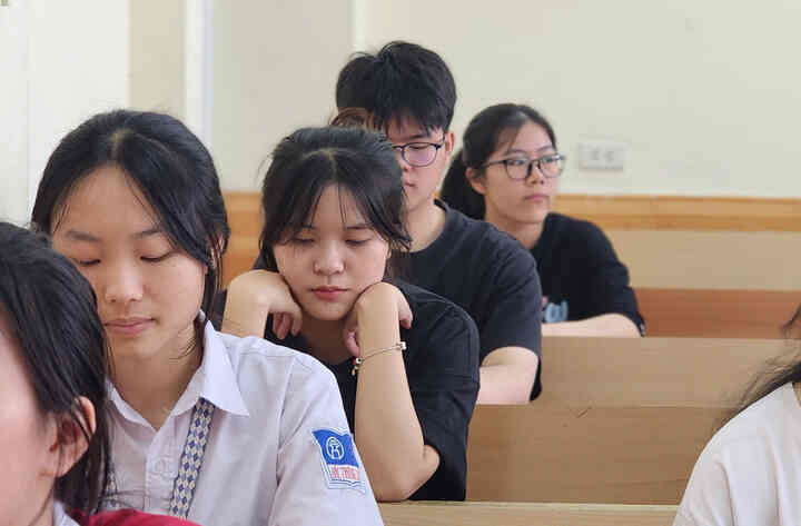 Giáo viên "toát mồ hôi" với đề tiếng Anh tốt nghiệp, 7.0 IELTS cũng chịu thua