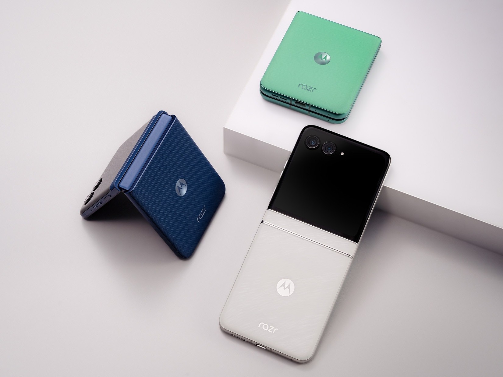 Motorola Razr 2025 là điện thoại gập "làm đúng" nhiều thứ nhất hiện nay- Ảnh 4. Motorola Razr 2025 là điện thoại gập "làm đúng" nhiều thứ nhất hiện nay- Ảnh 4.