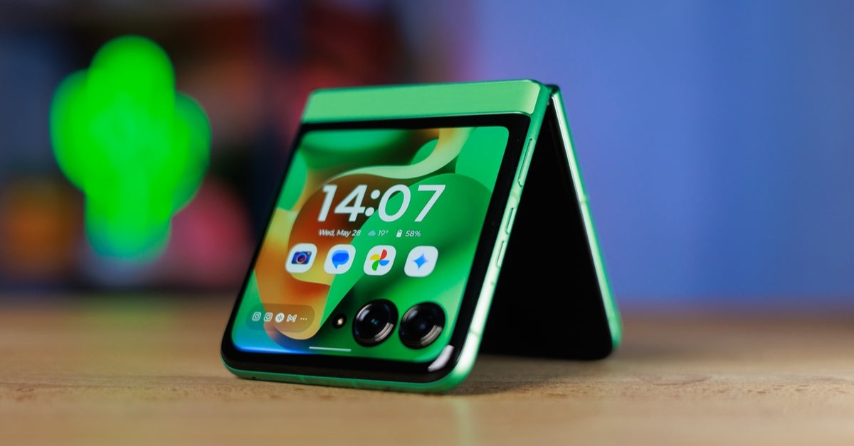 Motorola Razr 2025 là điện thoại gập "làm đúng" nhiều thứ nhất hiện nay- Ảnh 6. Motorola Razr 2025 là điện thoại gập "làm đúng" nhiều thứ nhất hiện nay- Ảnh 6.