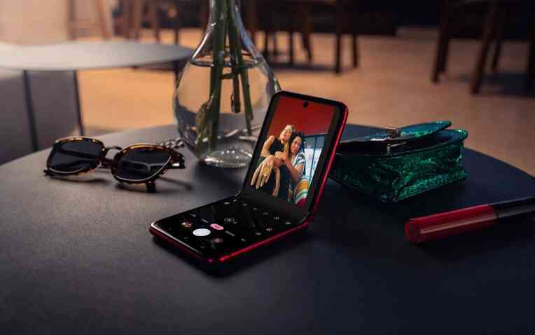 Từng có giá gần 20 triệu, điện thoại màn gập Motorola giờ chỉ còn gần 5 triệu nhưng vẫn khó hút khách