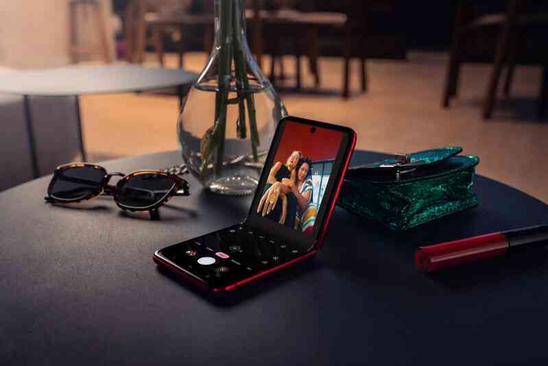 Từng có giá gần 20 triệu, điện thoại màn gập Motorola giờ chỉ còn gần 5 triệu nhưng vẫn khó hút khách- Ảnh 2.