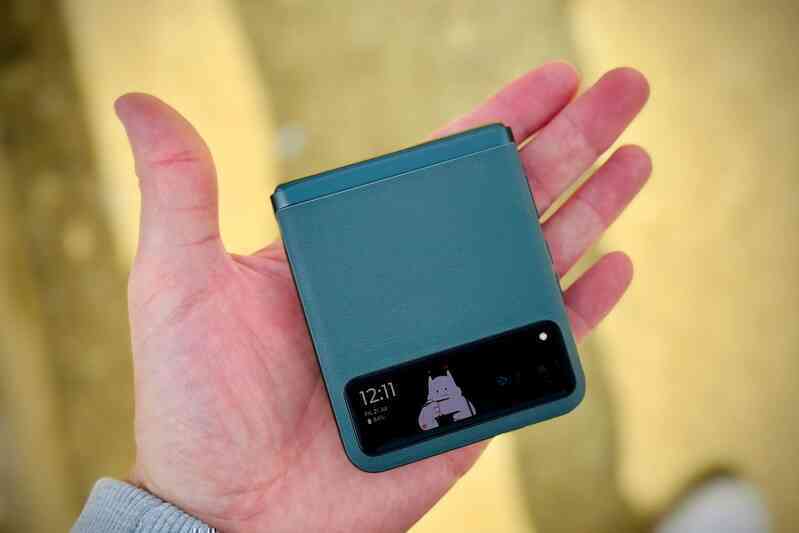 Từng có giá gần 20 triệu, điện thoại màn gập Motorola giờ chỉ còn gần 5 triệu nhưng vẫn khó hút khách- Ảnh 4.
