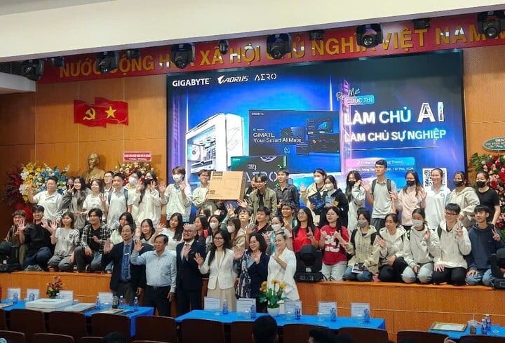 100.000 sinh viên thi ứng dụng AI vào khởi nghiệp