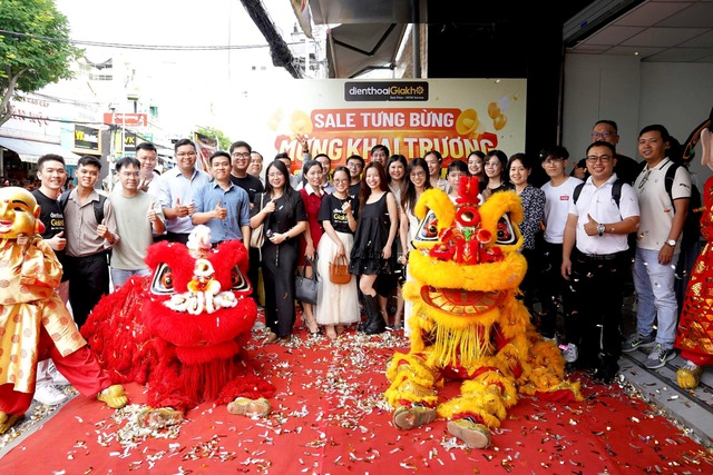 Điện Thoại Giá Kho khai trương cửa hàng mới tại Quận 7 với không gian trải nghiệm hiện đại- Ảnh 2. Điện Thoại Giá Kho khai trương cửa hàng mới tại Quận 7 với không gian trải nghiệm hiện đại- Ảnh 2.