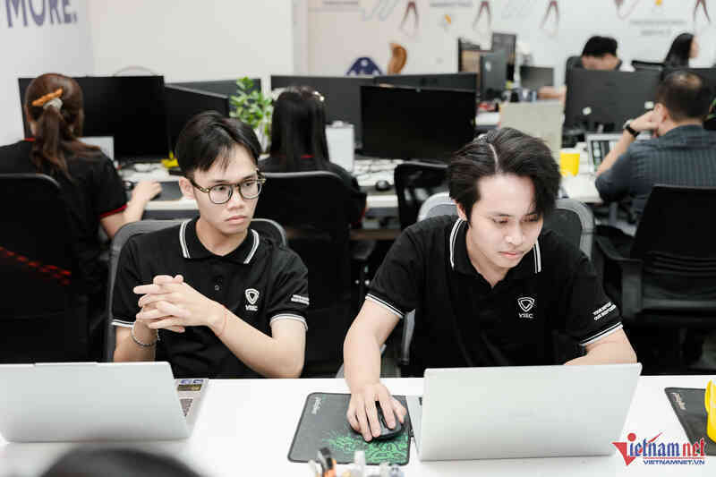 W-nhan luc an ninh mang.jpg